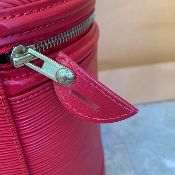 ❤️❤️sold❤️❤️Louis Vuitton Epi Cannes vanity bag - Picture 4 of 11